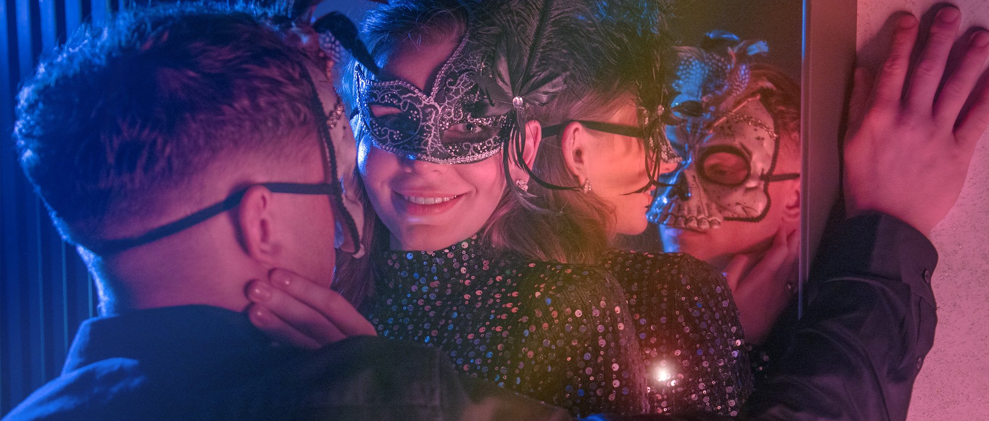 FrolicMe Arina Shy, Liam Salvatore MASKED MOMENTS - Film Frolic Me Arina Shy, Liam Salvatore MASKED MOMENTS - Film